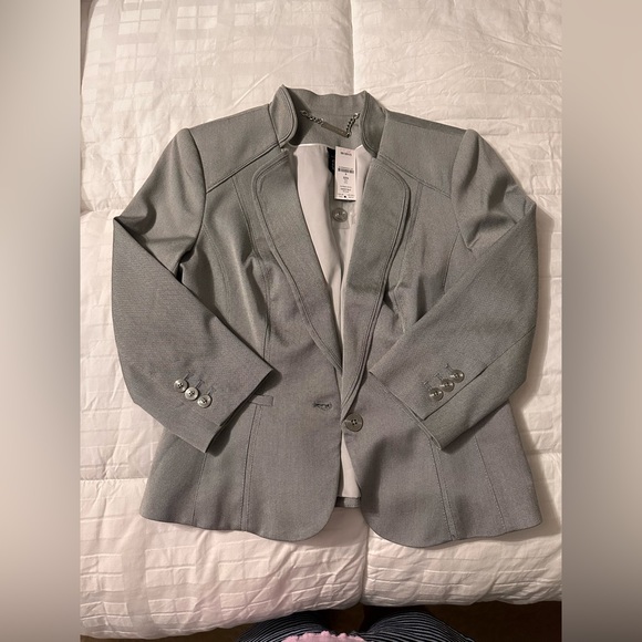 WHBM Cropped Suit Jacket - Picture 13 of 16